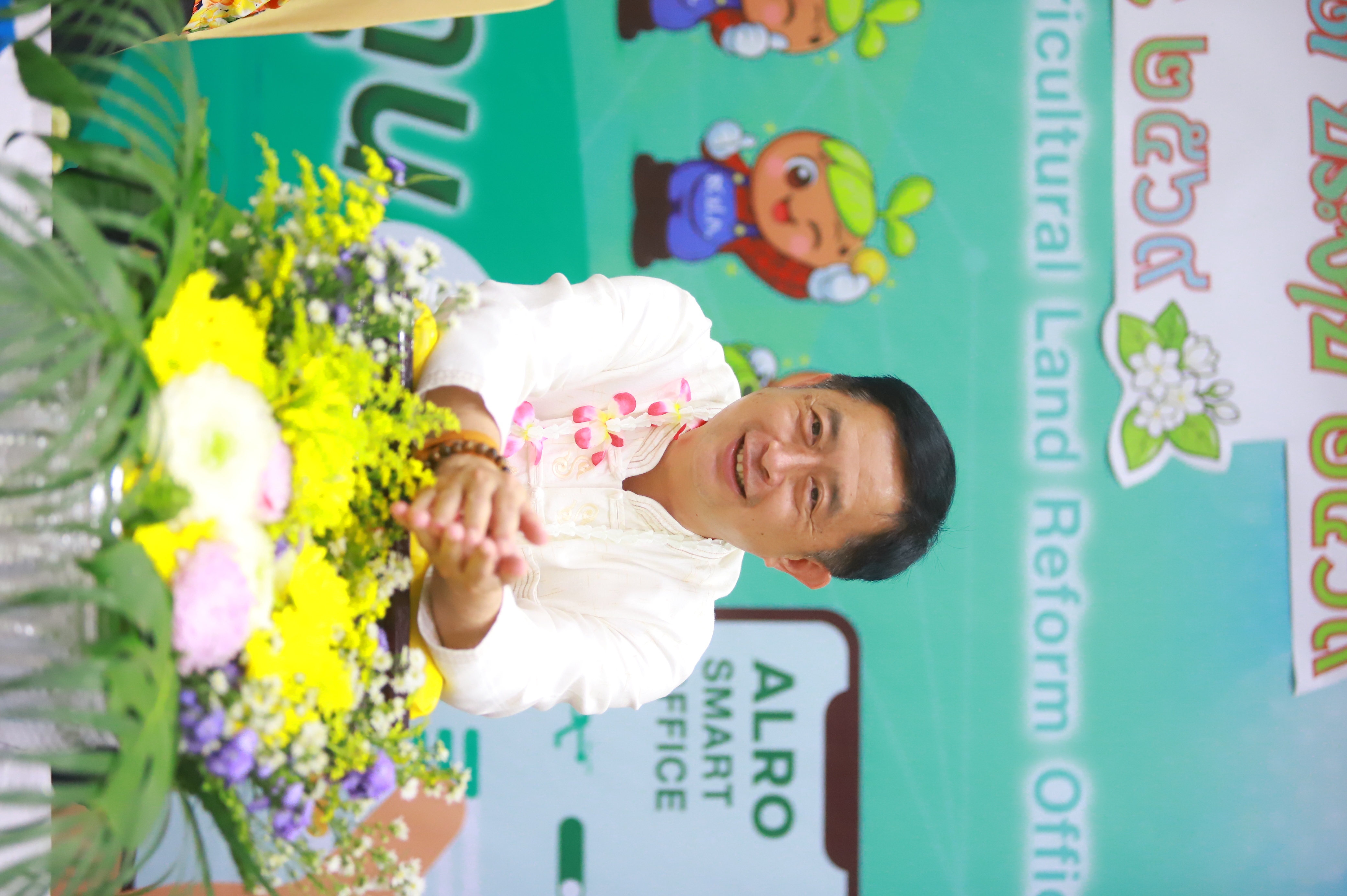 title - ชุ่มฉ่ำ! ชาว ส.ป.ก. ร่วมสรงน้ำพระพุทธรูป และรดน้ำขอพรผู้บริหาร เนื่องในประเพณีวันสงกรานต์ ประจำปี 2569 บรรยากาศเต็มไปด้วยความชื่นมื่นชุ่มฉ่ำ